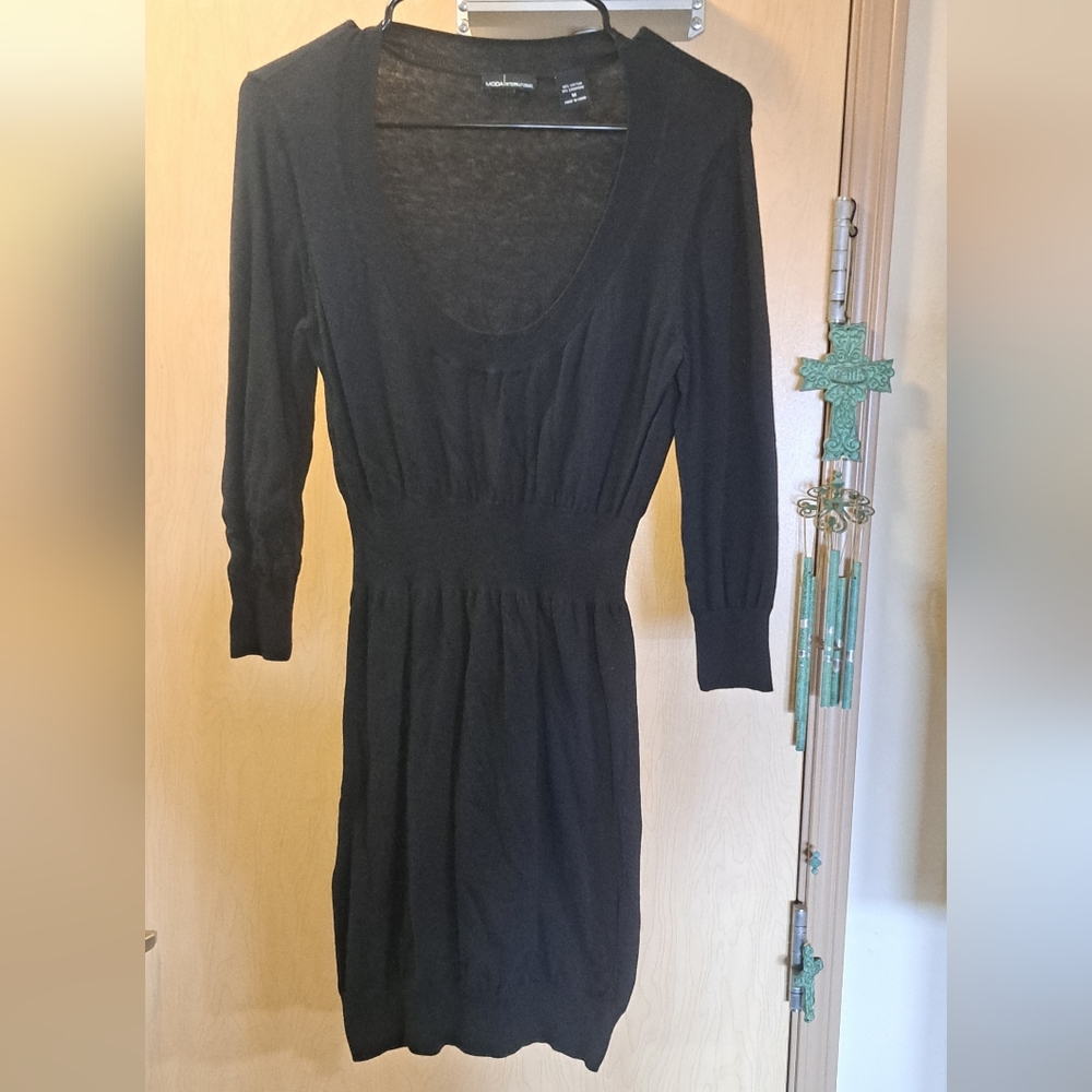 🖤 Effortless All-Black Layered Set – Knit Dress + Cashmere Blend Fringe Wrap 🖤